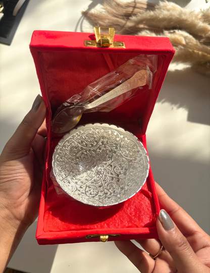 Floral Aroma Candle Gift Hamper with Dry Fruits & Jewellery Box – Luxury Gifting Set