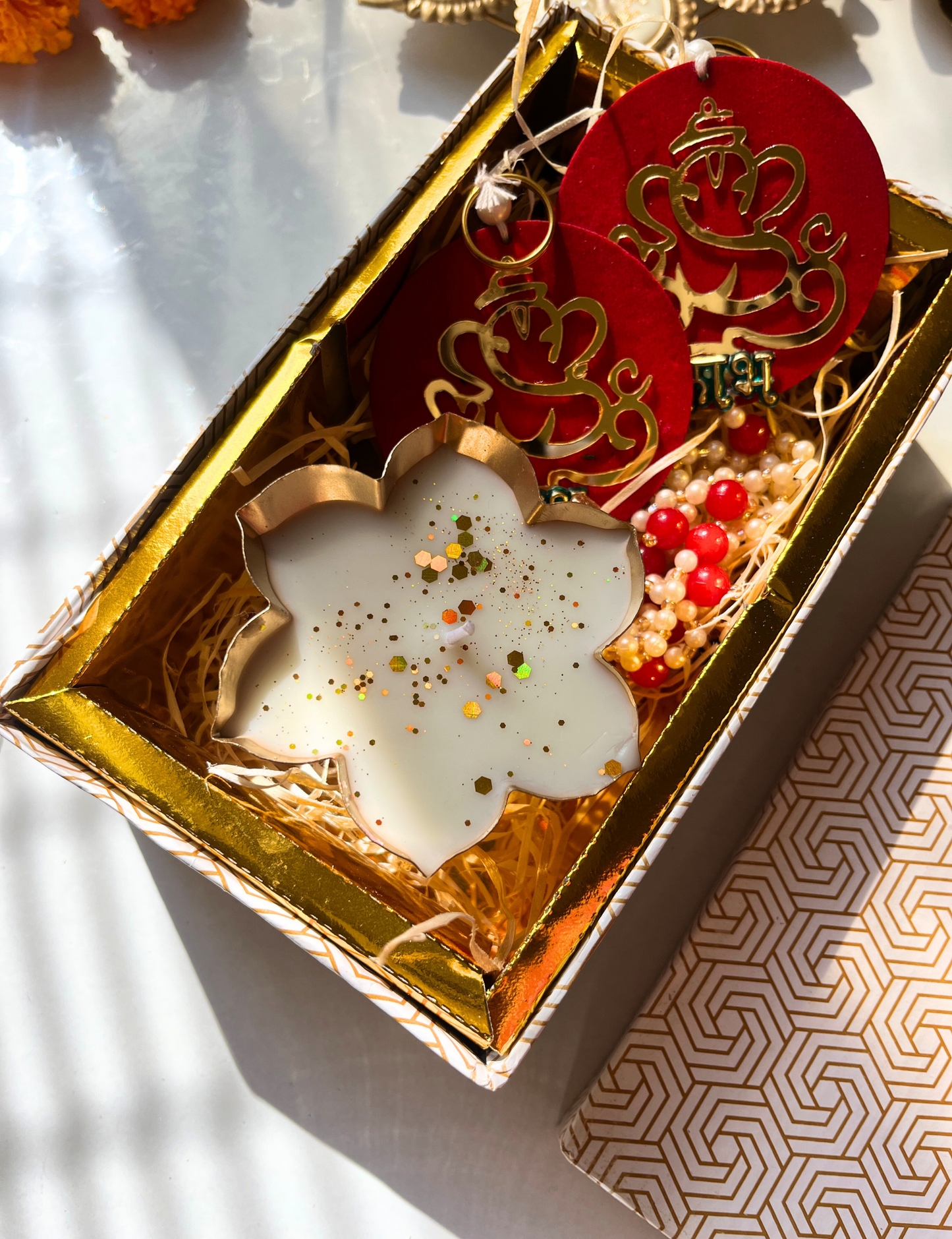 Elephant Urli Hamper with Shubh Labh Hanging