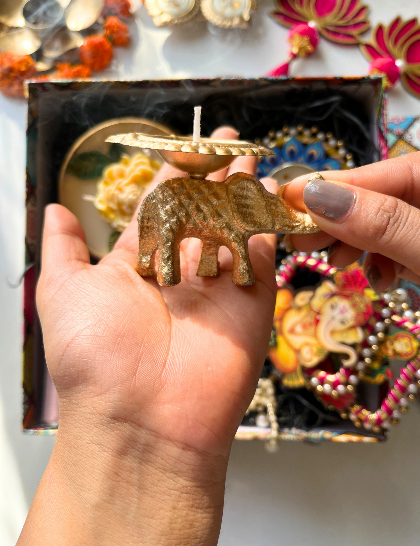 Elephant Urli Hamper with Shubh Labh Hanging